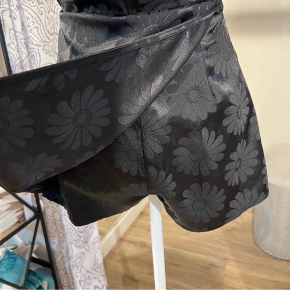 Cotton Candy LA Black Daisy Romper - Picture 3 of 6